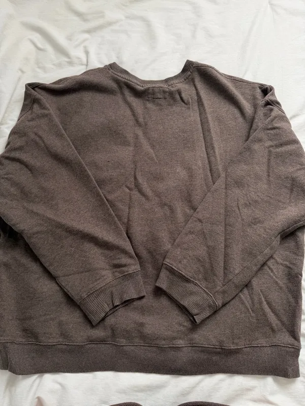 American Eagle London Crewneck - Image 3