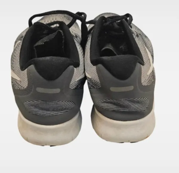 Nike Free 5.0 black & grey running shoes. Size US 8. Regular condition. - Image 5