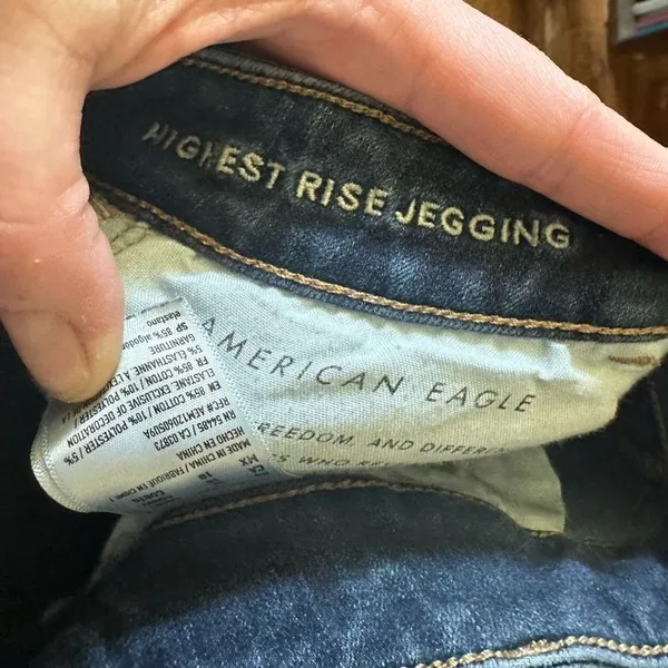 American Eagle dark wash highest rise normcore 10 short jeggings - Image 2