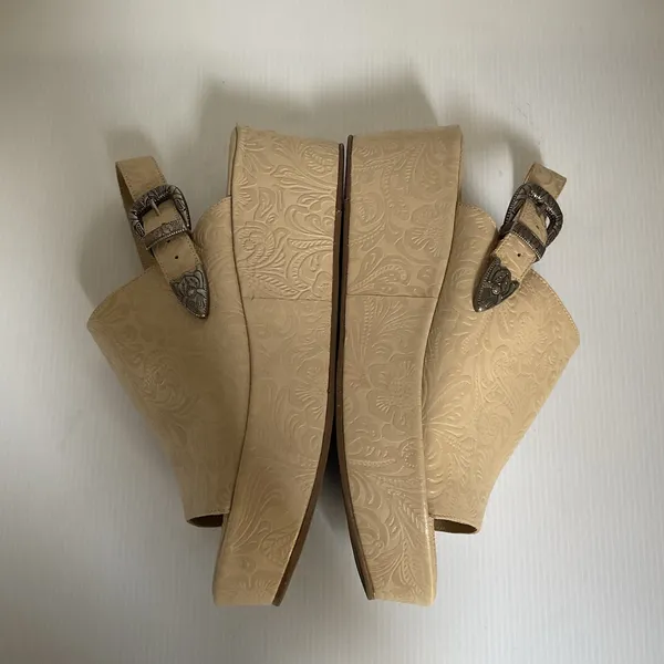 Matisse Embossed Wedge Western Sandals Leather Beige Platform Made in Brazil Sz9 - Image 8