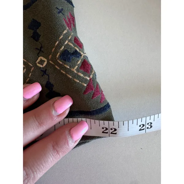 Abercrombie‎ & Fitch Olive Green Faux Suede Embroidered Mini Skirt Womens Size 6 - Image 7