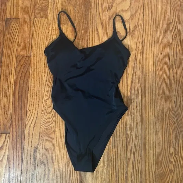Andie The Cheeky Amalfi One Piece Swimsuit Black‎ size Medium NWT - Image 3