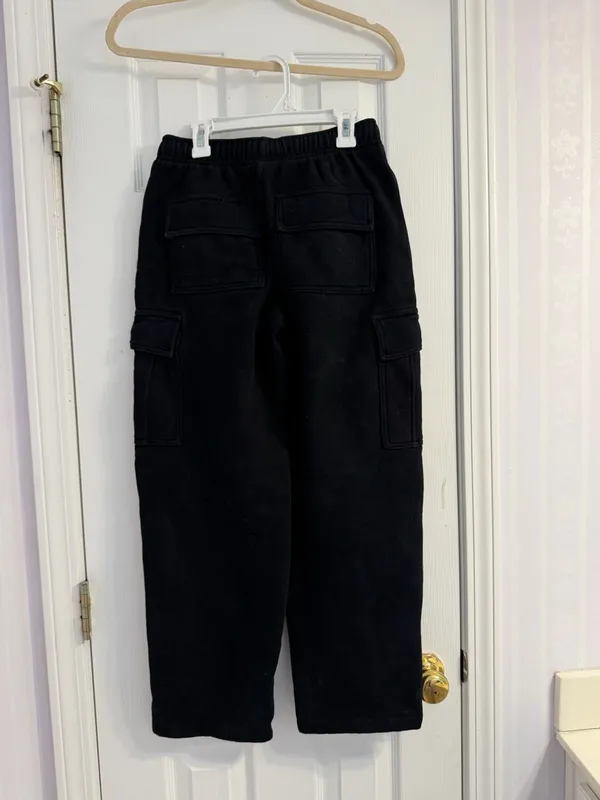 Aritzia TNA Cozy Sweatfleece Mega Cargo™ Sweatpant in black Size XS - Image 4