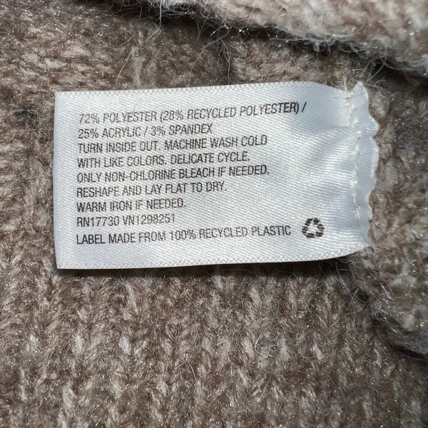 Universal Threads Super Cute Pointelle Sweater Vest! - Image 8