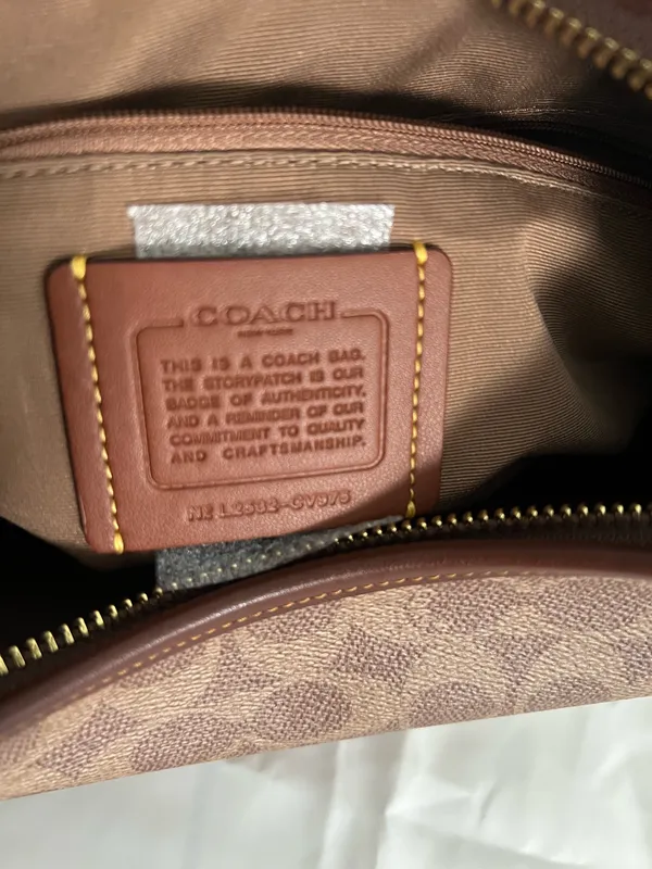 Coach Laurel Shoulder Bag - Image 8
