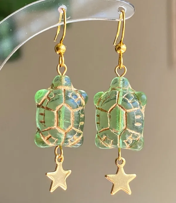 cute boho retro funky vintage style Czech turtle & star earrings🐢🌟 - Image 2