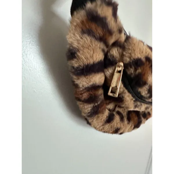 Cheetah Fanny Pack Crossbody Bag Black - Image 5