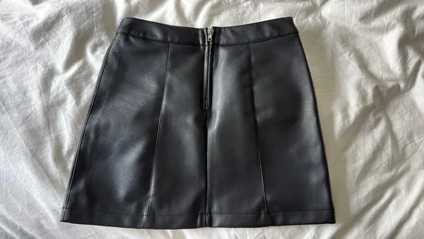 Forever 21 Black High-Waisted Faux Leather Mini Skirt - Size M - Image 2
