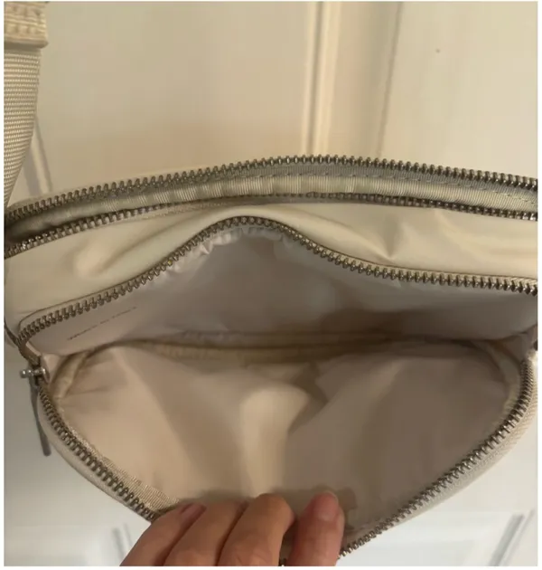 Lululemon 2L Solid Light IvoryCrossbody Camera adjustable strap Bag - Image 8