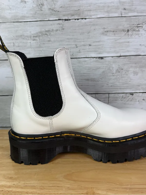 Dr Martens White Quad Platform Chelsea Boot Size 9 - Image 2