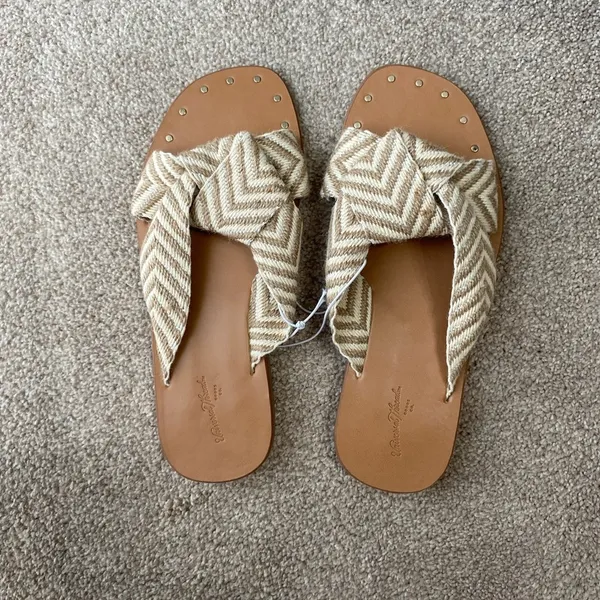 Universal Threads Louise Knotted Sandals Size 6 - Image 2