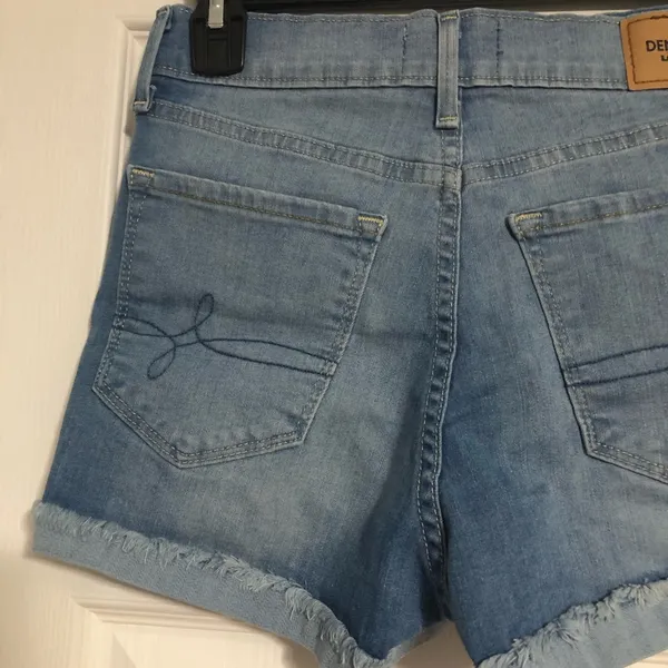 Denizen Levi’s cut off cuffed jean shorts women’s 26” waist high rise shortie‎ - Image 10