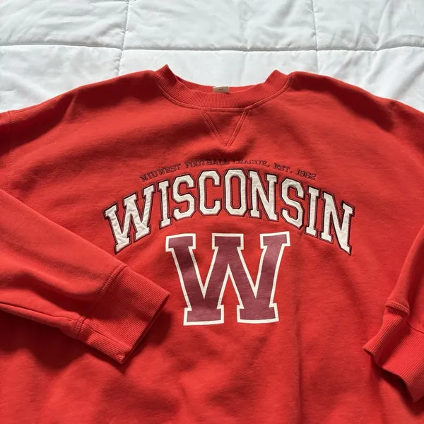 H&M‎ Sweater Womens Medium Red Wisconsin Football Embroidered Crew Neck - Image 2