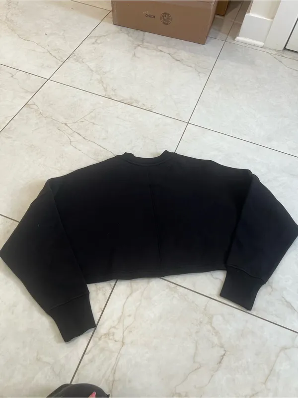 NEW Spyder Active Black Cropped Sweatshirt Size Medium - Image 3