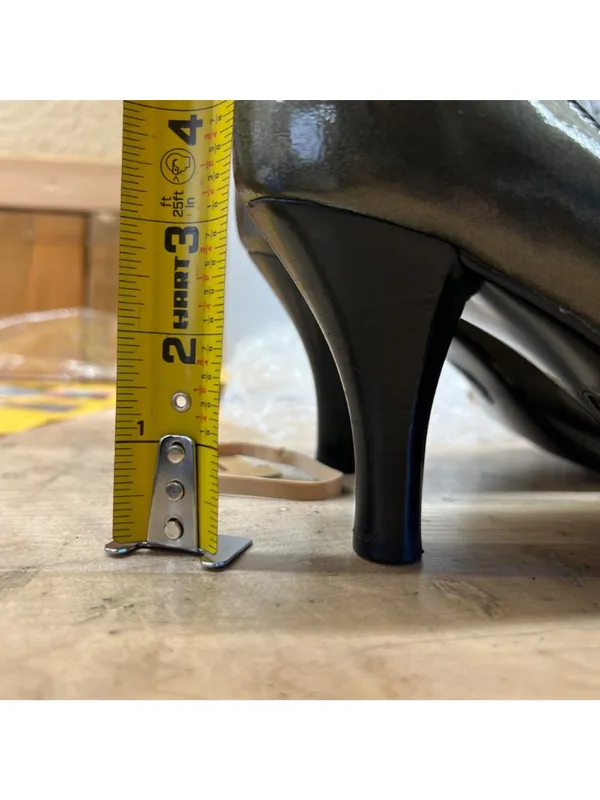 Söfft Retro Olive Green Patent Leather Heels Cutout Design Size 9 Retro Chic - Image 9