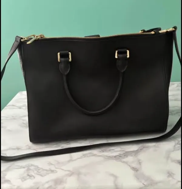 Michael Kors Sutton leather large purse - Image 4