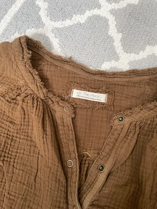 We The Free forest green oversized soft linen long sleeve Henley flowy top - Image 5