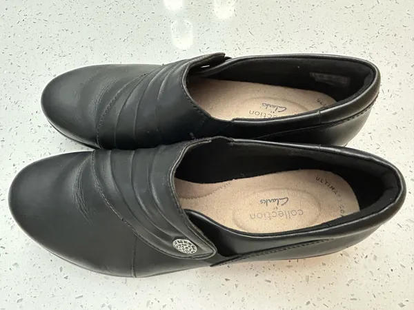 Clarks Women’s Loafers 6 1/2 M Black Leather - Image 7