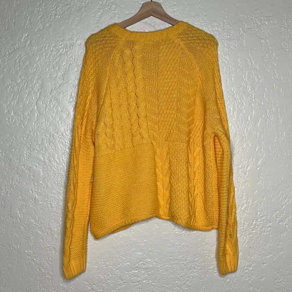 Time and Tru Women’s Yellow Cableknit Crewneck Sweater Long Sleeve Size Large‎ - Image 3