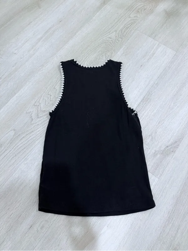 Old Navy Black Tank with White Scalloped Trim - Image 2