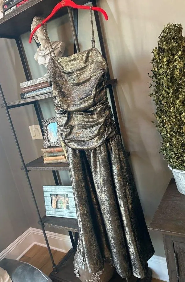 La Maise Studio Elandra Metallic Gold Draped Midi Dress Golden Womens Size Small - Image 5