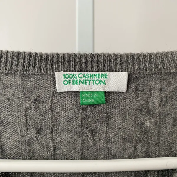 United Colors of Benetton M‎ Gray Cashmere V-Neck Cable Knit Sweater Pullover - Image 5