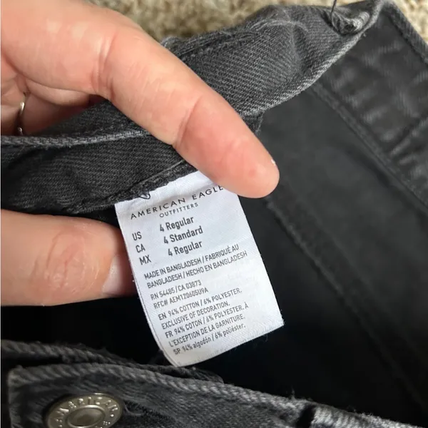 American Eagle Outfitters Black Distressed High Rise Mom Jeans Size 4 Denim - Image 2