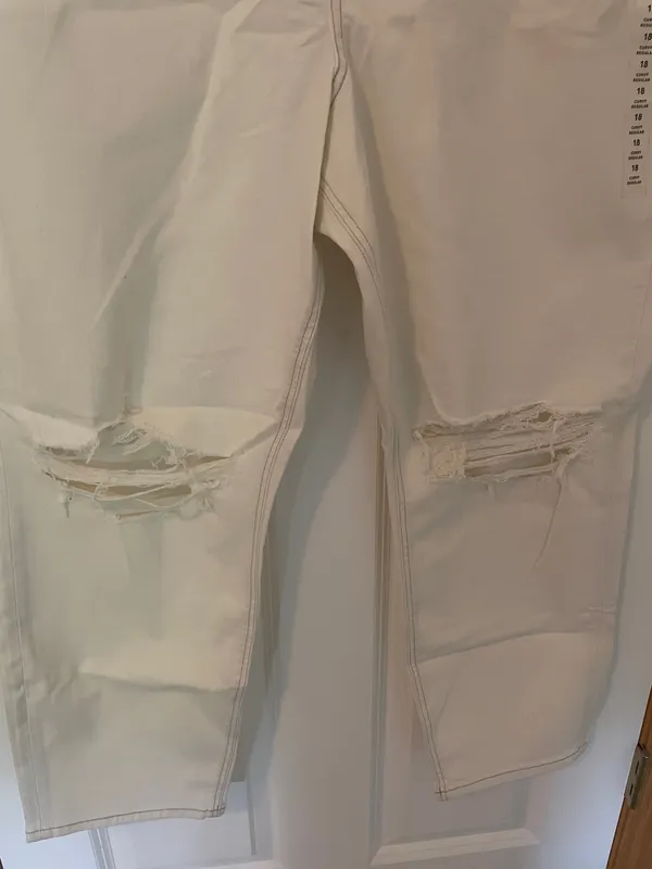 American Eagle Outfitters Curvy Mom Jeans - Image 2