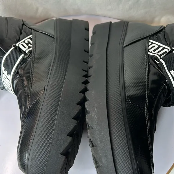 Juicy Couture Women's Black Veronica Winter Platform Boots size 9. - Image 7