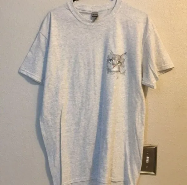 Gildan t shirt  L - Image 16