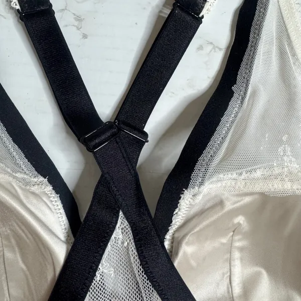 Victoria's Secret Bralette Women's Lace Mesh Racerback Ivory Black Size M - Image 3
