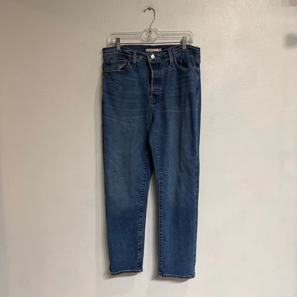 Levi’s Medium Wash Wedgie Straight Crop Jeans Sz 32 - Image 2