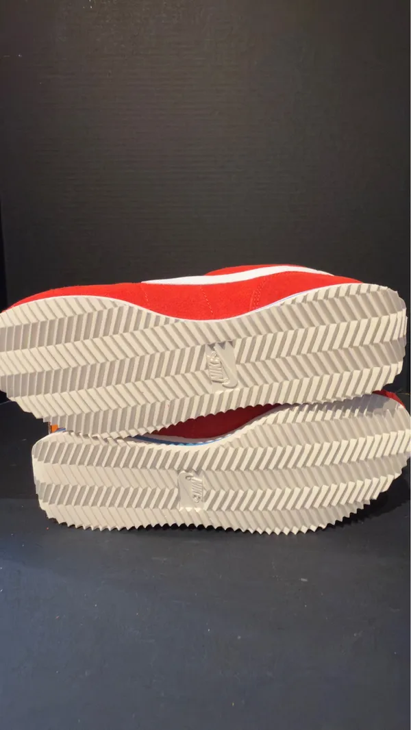 Women’s Nike Cortez size 7W - Image 5