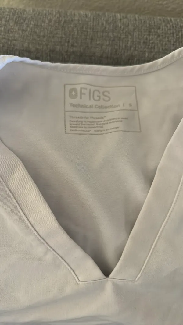 FIGS Scrub Top Women’s - Image 3