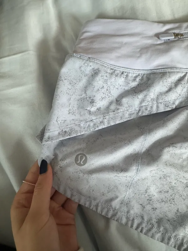 Lululemon Speed Up Mid-Rise Shorts 4" - Image 7