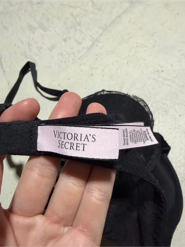 Victoria’s secret Black Lace lined Demi bra 32B - Image 6