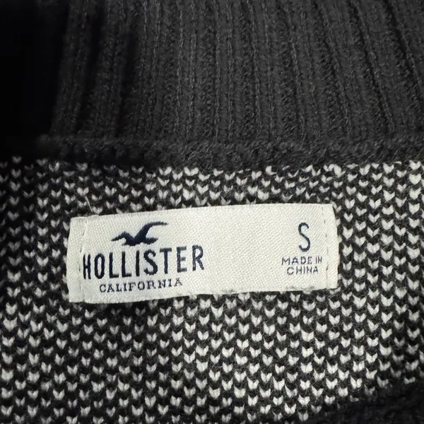 Hollister Black and White Knit Sweater - Image 2