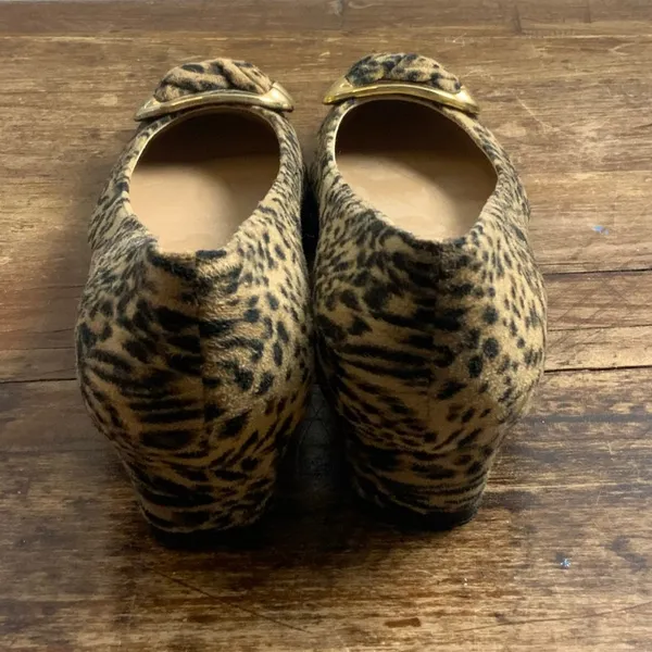 Stuart Weitzman‎ leopard print ballerina flats gold buckles 7N - Image 6