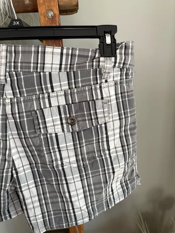Faded Glory size 10 plaid print shorts  - Image 9