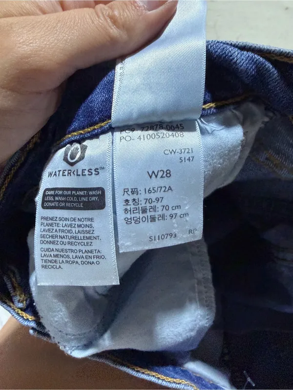 Levi’s high rise Blue Distressed Denim Shorts 28 - Image 8