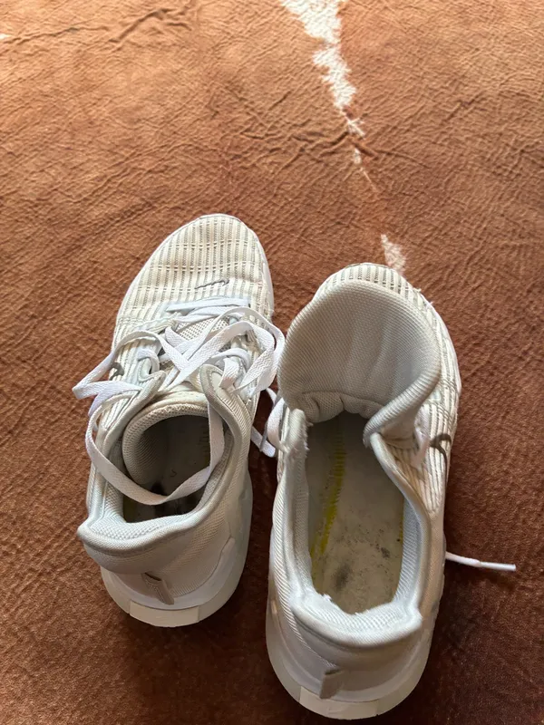 Nike LeBron Witness 6 basketball shoes in the "Summit White Metallic Pewter" Size 8.5 men Some wear and tear still able to be worn and an awesome shoe! - Image 8