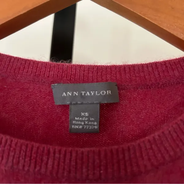 Ann Taylor Cashmere Sleeveless Tank Top Shell Sweater Raspberry Pink Size XS‎ - Image 3