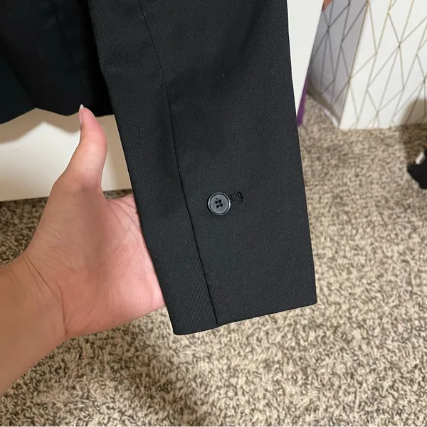 H&M Elegant Black Blazer - Image 7