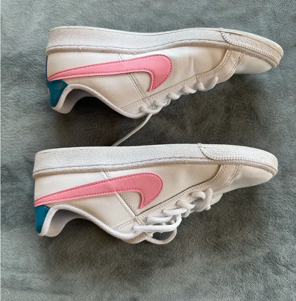 Nike  - Image 4