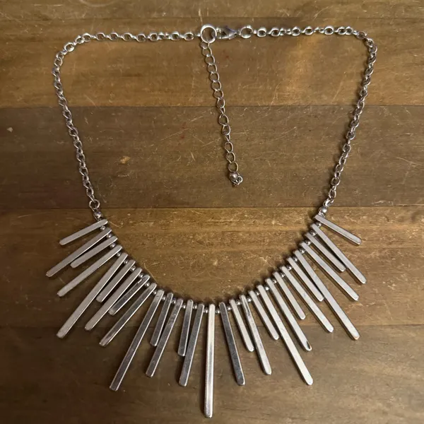 Silver tone spike fringe necklace - Image 2