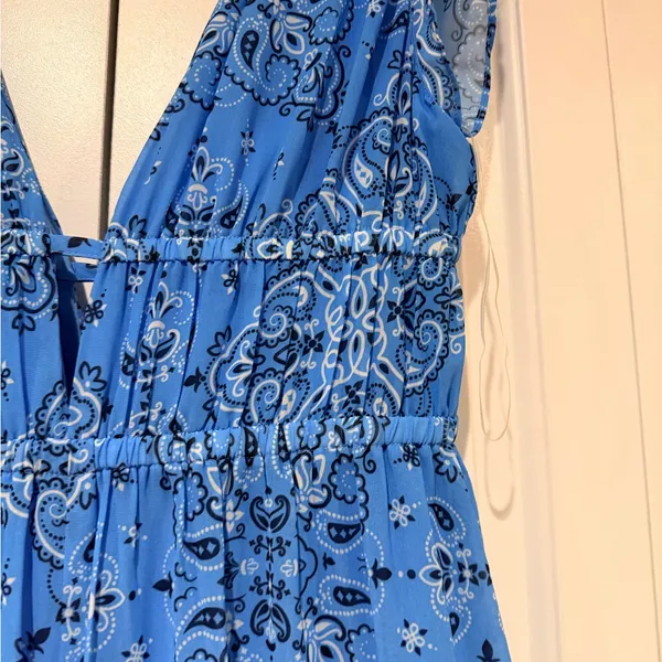 bebe Blue bandana Patterned blue‎ Maxi Dress medium - Image 5