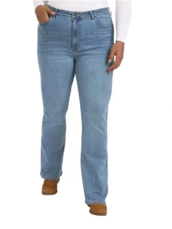 NEW Wrangler Women’s High Rise Bootcut Light Wash Blue Denim Jeans, Size 12x31 - Image 4