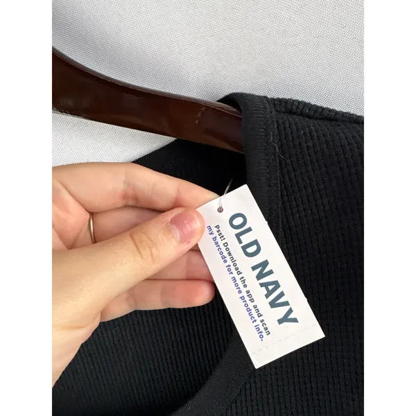 Women’s Old Navy Large Black Thermal Long Sleeve Graphic Shirt - Image 5