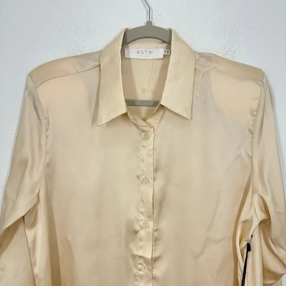 ASTR THE LABEL Cream Silk Satin Button Down Shirt Blouse Shoulder Pad Top XS NWT - Image 4
