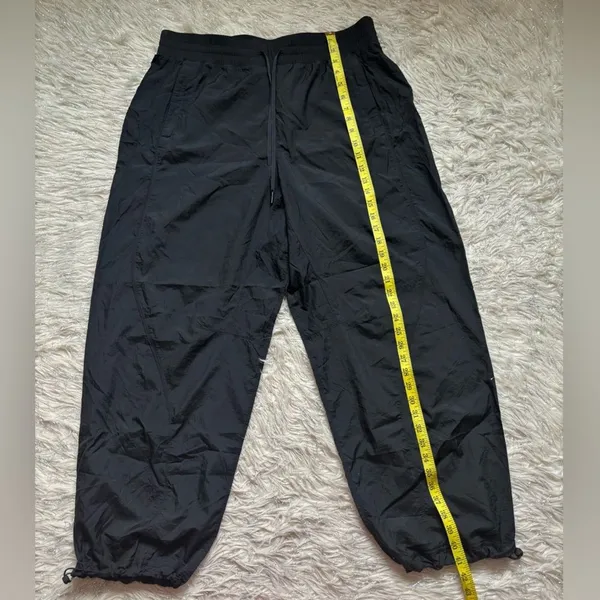 Lululemon Athletica Licence Black Women’s Mi-Rise Drawstring Joggers Size 12 - Image 4